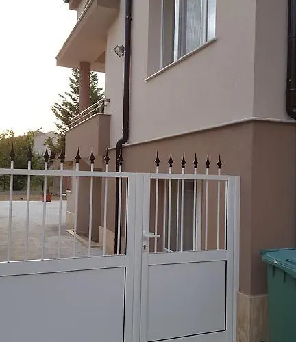 Ros 게스트하우스 3*