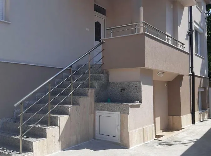 Ros 게스트하우스 3*